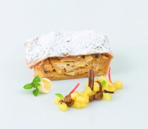 Apfelstrudel handgemacht