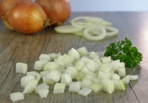 Zwiebel gewürfelt